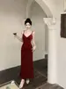 Vestido de Terciopelo Dorado para Socialité de Otoño e Invierno, Diseño Astuto de Escote Bajo con Tirantes, Falda Larga Sexy con Abertura, Vestido de Noche para Discoteca