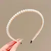 Diadema de Nuevo Estilo 2026 con Diseño de Corona Alta, Elegante Pasador de Perlas Artificiales, Diadema de Lujo Ligero Inspirada en Chanel para Uso Diario con Dientes