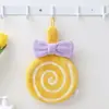 Toalha de mão de flanela de coral de desenho animado para pendurar, formato de pirulito, não solta fiapos, toalha de mão de coral de desenho animado absorvente e espessa para banheiro