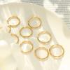 Anillo de lujo ligero y sencillo de nicho con diseño de moda japonesa y coreana, anillo femenino de acero inoxidable chapado en oro de 18 quilates, venta al por mayor de fábrica femenina.