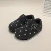 Zapatos Birkenstock de Lunares para Niña Invierno Nuevo Estilo Velcro para Niños Suela Suave Niños Pequeños y Niños Pequeños Retro Versátiles Zapatos Pequeños de Cuero 6743