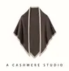 Outono Inverno Novo Xale de Mistura de Caxemira Color Block Protetor de Pescoço para Ombros Feminino Capa Externa Lenço Triângulo Casual Versátil Quente