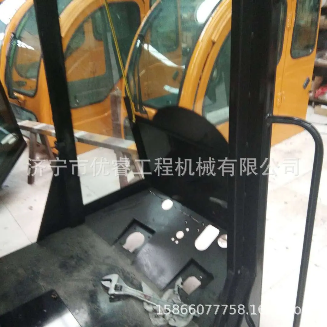 成工530E驾驶室 (1).jpg