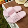 Zapatillas de conejo suaves con suela de EVA de venta caliente para parejas, aptas para todas las estaciones, sandalias deslizantes casuales ultraligeras antideslizantes para baño interior