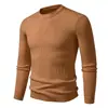 Suéter retro simple de color liso con cuello redondo para hombre, adecuado tanto para usar solo como en capas, jersey casual de punto fino ajustado