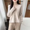 Novo Estilo de Outono Botão de Chifre Decote V Cardigan de Tricô 100% Lã Feminino Casaco Solto Retrô Peça de Roupa Externa Estilosa