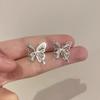 Bailando ~ aretes de botón de mariposa de cristal elegante de lujo ligero de alta gama para mujer ins nicho aretes exquisitos 2023 Nuevo