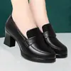 Mocasines de Cuero Suave de Boca Profunda Resistentes al Desgaste para Mujer 2026 Nuevo Estilo Otoño Tacón Grueso Suela Gruesa Versátiles Zapatos Profesionales para el Trabajo Zapatos de Tacón Alto de Cuero