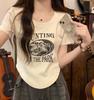 Camiseta Feminina de Manga Curta com Ombro a Ombro Versátil Bainha em Arco de Alta Qualidade Top Curto Slim Fit Cintura Alta Hot Girl