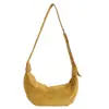 Bolsa de ombro estilo retrô na cor marrom melardo, uma bolsa hobo de alta qualidade com grande capacidade, perfeita para outono e inverno, e projetada como uma bolsa transversal feminina.