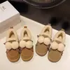 Sapatos de Algodão Femininos Inverno Uso Externo 2026 Estilo Coreano Novos Mocassins Slip-on com Bola de Pelo Quentes de Pelo Birkenstock