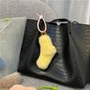 Pingente Giratório Menina Fofa Cor de Doce Pelúcia Chaveiro de Carro Acessórios para Pendurar na Bolsa Acessórios para Capa de Celular Presente
