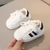 Zapatos de Algodón para Bebé de Otoño e Invierno Suela Suave Zapatos para Caminar Suela Suave Más Terciopelo Calidez Unisex Zapatos Funcionales para Niños Bebé Niño Pequeño Zapatos Blancos