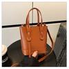 Nova Bolsa Saco Elegante Popular de Cor Pura Grande Capacidade Textura de Outono 2025 Bolsa de Ombro Transversal para Mulheres
