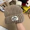 Liquidación de Invierno Gorro de Punto Forrado de Lana Otoño-Invierno Que Hace que la Cara Parezca Más Pequeña, Gorro para Cabeza Grande que Protege los Oídos, Gorro Versátil para Mujer, Artículo Único