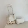 Bolsa feminina de grande capacidade, nova de 2026 estilo coreano de verão, bolsa de ombro de luxo leve de nicho para trabalho e deslocamento, bolsa de ombro