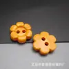 Botones Florales de Dos Agujeros Pintados con Spray de Colores, Botones de Flor de Ciruelo Frescos y Sencillos, Nuevos Botones Florales de Dos Agujeros Hechos a Mano para Suéteres de Niños