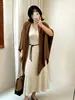 Xale de tricô triangular feminino plus size, coleção de outono 2026, estilo elegante e suave, perfeito para usar em camadas e como peça externa