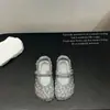 Sandalias para Niñas 2026 Verano Nuevo Estilo Sandalias Mary Jane Transpirables Huecas Planas de Tejido Cobertura Total Zapatos de Playa
