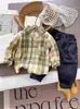 Ropa Infantil Coreana Camisa a Cuadros Conjunto de Tres Piezas para Hombre Otoño Nuevo Chaleco Chaleco Superior Traje Casual Sencillo Venta al por Mayor