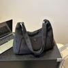 Bolsa Feminina de Grande Capacidade 2026 Novo Modelo Alta Qualidade Nicho Verão Nylon Versátil Estilo Ins Transversal Bolsa Dumpling