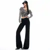 Laranja jovem # Calça jeans boca de sino estilosa e moderna para mulheres, cintura alta, corte justo, valoriza a silhueta, levanta o bumbum, versátil e chique
