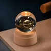 Madera Maciza Bola de Cristal Giratoria Luz de Noche Cielo Estrellado Adorno de Escritorio Creativo Artesanía Temporada de Graduación Regalo Personalizado