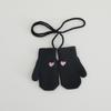 Guantes de Punto para Niños Estilo Ins de Invierno Color Crema Bordado de Corazón Manoplas de Lana para Bebé de Cuello Halter