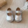Sapatos de princesa para bebê menina, sapatos Mary Jane para meninas, novo estilo outono 2026, sapatos de calçar simples para meninas de 1 a 3 anos, tamanho 6, sapatos de couro branco