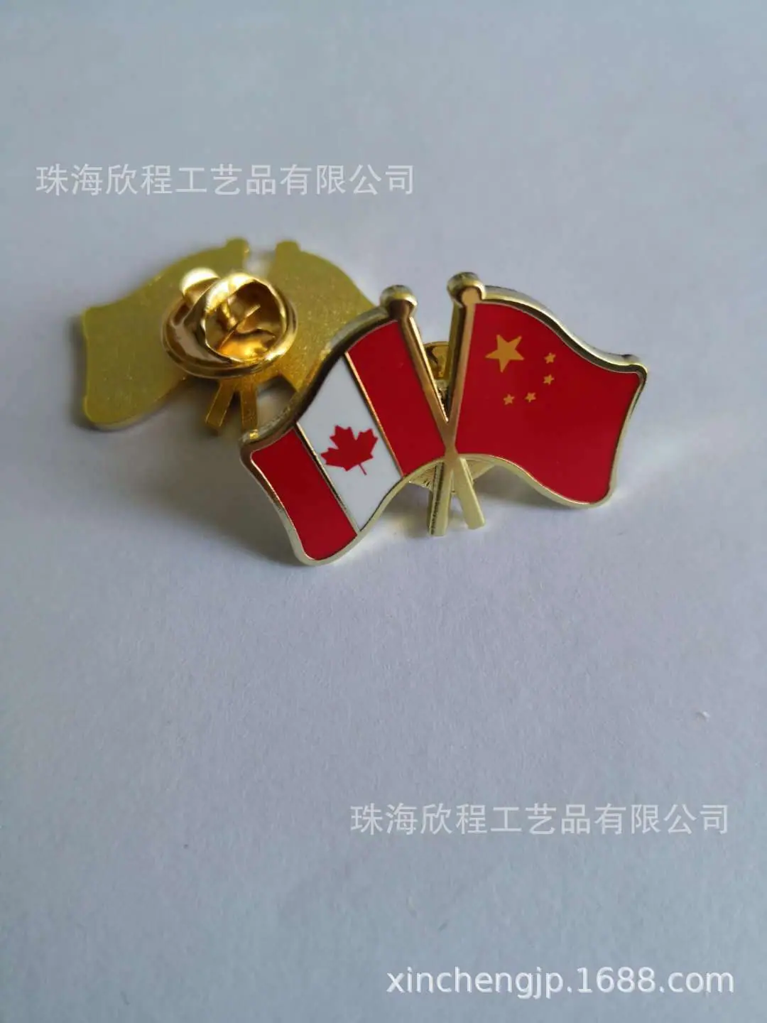 中加国旗仿珐琅徽章1
