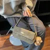 Bolso de Axila de Gama Alta para Mujer 2025 Nuevo Bolso para el Trabajo y el Trayecto Bolso Baguette de Nicho Bolso Bandolera Retro Bolso de Hombro