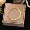 Nuevo Pulsera de Acero de Titanio que No se Desvanece, Moderna y Versátil, Popular en Transmisiones en Vivo, Joyería Exquisita de Alta Gama para Mujer en Oro de 18 Quilates