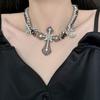 Colar com Pingente de Borboleta Cravejado com Diamantes Estilo Dark de Luxo Leve para Mulheres, Corrente para Clavícula com Design Personalizado Estilo Hip-Hop Europeu e Americano