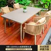 Móveis de pátio externos, incluindo mesas e cadeiras, para terraços ao ar livre, jardins e varandas; cadeiras de vime, mesas de lazer para exterior, mesas de chá e conjuntos de mesa e cadeiras de vime