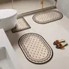 Alfombrilla de Suelo de Barro Diatomeas Estilo Antiguo Baño Inodoro Forma de U Inodoro Juego de Tres Piezas Alfombra Absorbente de Agua Secado Rápido Antideslizante Felpudo