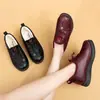 Botas de Neve Grossas com Pelúcia de Inverno Sapatos de Mãe Solado Grosso Quente Proteção Contra Frio Sapatos Pão Grande de Algodão Sapatos de Algodão para Meia-idade e Idosos Atacado