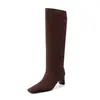 Atmosfera de Outono e Inverno Marrom Maillard Camurça de Vaca Bico Quadrado Botas de Salto Alto Emagrecimento Salto Médio Altura até o Joelho Botas