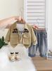 Ropa para Niños al por Mayor 2025 Nueva Primavera y Otoño 1-5 Años Chaqueta Infantil de Moda Conjunto de Tres Piezas al por Mayor Moderno