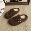 Pantuflas peludas de suela gruesa para mujer, aptas para usar en exteriores, con forro adicional de felpa, nuevo estilo otoño/invierno, diseño de meter y cálido forro de algodón