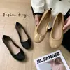 Etiqueta Transfronteiriça Nova Moda Bico Fino Sapatos Femininos de Cor Sólida PVC Solado Macio Sandálias de Verão para Usar por Cima Confortáveis e Versáteis