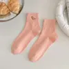 Calcetines para Mujer Zhuji para Otoño e Invierno, Calcetines de Media Pantorrilla, Absorbentes de Sudor y Resistentes al Olor, Calcetines de Algodón de Color Sólido para Mujer, Bordado de Dibujos Animados, Calcetines Personalizados Transfronterizos para Mujer