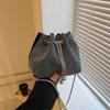 Bolso Cubo de Pedrería para Mujer Bolso 2026 Estilo Nuevo Simple Moda Casual Gran Capacidad Bolso de Hombro Cruzado Bolso de Pedrería de Moda