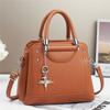 Bolsas Bolsa Transversal de Nicho de Luxo Leve Feminina 2025 Nova Bolsa de Ombro de Grande Capacidade Mais Fácil de Combinar Moda Deslocamento Bolsa Feminina