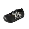 Zapatos de Cuero para Niñas Estilo Nuevo Otoño 2026 Estilo Coreano Lazo de Perla Punta Redonda Suela Suave Zapatos de Bebé