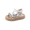 Nuevas Sandalias de Verano para Niñas 2026 Estilo Coreano Zapatos de Princesa Suela Suave Antideslizantes Zapatos de Playa de Moda Versátiles Sandalias para Estudiantes