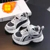 Nuevos zapatos deportivos para niños, invierno, cuero impermeable, forro polar, cálidos, adecuados para niños y niñas, niños pequeños y niños pequeños, zapatos para correr y casuales