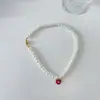 Colar Retro Pérola do Amor com Esmalte Drip Vinho Tinto Corrente de Clavícula de Luxo Leve para Mulheres
