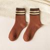 Calcetines de mujer de otoño e invierno, calcetines gruesos de felpa japoneses con relleno de terciopelo, calcetines de algodón cálidos con dos barras, calcetines de piso al por mayor