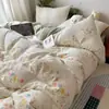 Juego de ropa de cama de algodón puro de grado A para maternidad e infantil con hilo tipo nube para dormir sin ropa, juego de cuatro piezas de funda de edredón y sábana de cama de dibujos animados ultrasuave, juego de tres piezas para estudiantes