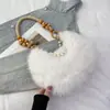 Bolsa Feminina de Nicho de Luxo Peluda Bolsa Feminina Moda Inverno 2025 Bolsa de Mão Bolsa de Axila com Pérolas Bolsa de Ombro
